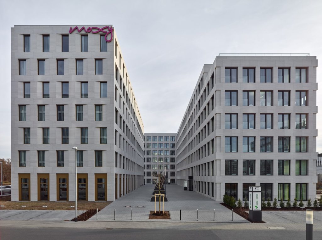 Quartier West, Darmstadt Vollendete Bauten mit Naturstein von HOFMANN NATURSTEIN