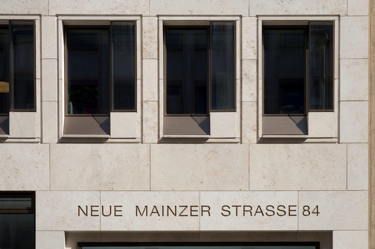 Neue Mainzer Strasse 84 Vollendete Bauten mit Naturstein von HOFMANN NATURSTEIN Neue Mainzer Strasse 84 Vollendete Bauten mit Naturstein von HOFMANN NATURSTEIN
